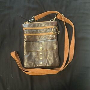 Crossbody purse